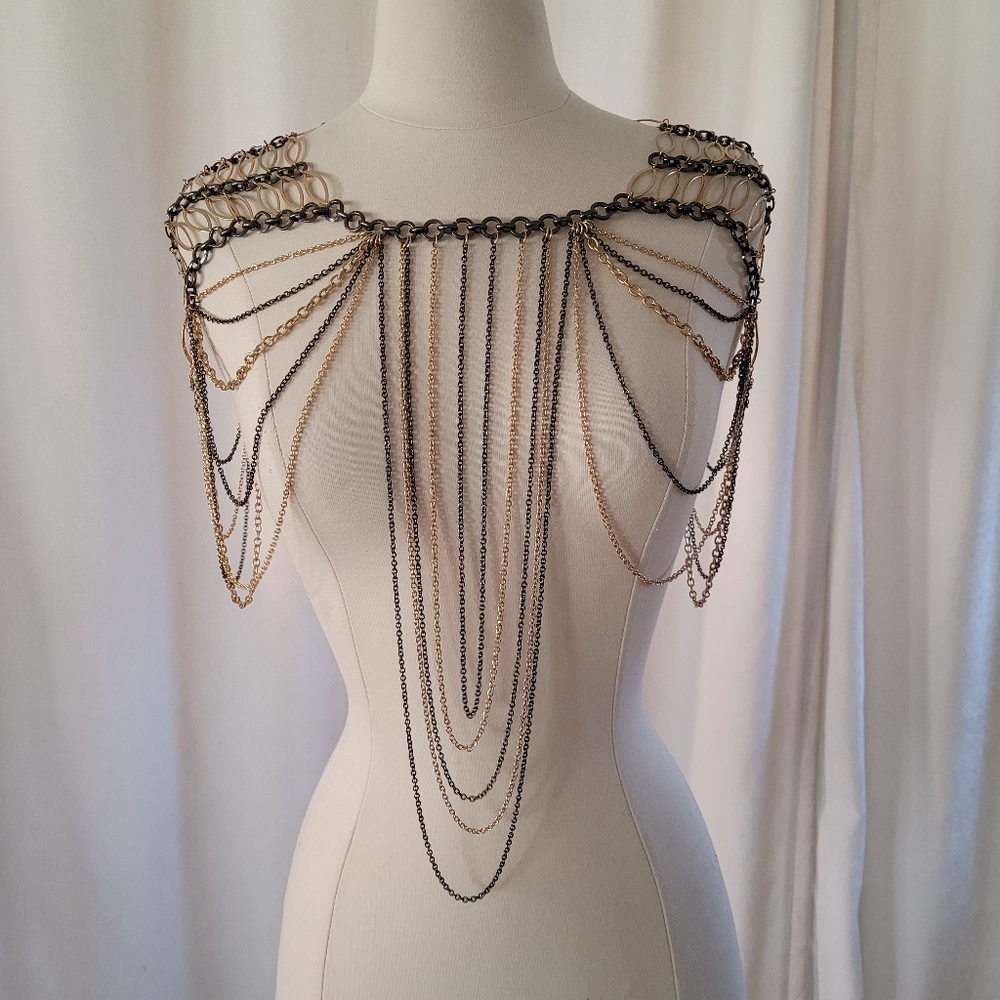 Body jewelry large necklace chain top